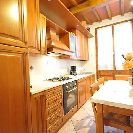 Lovely Adjacent To S.croce Square Daire *