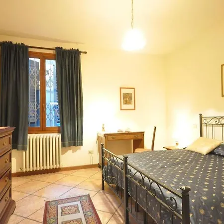 Daire Lovely Adjacent To S.croce Square *